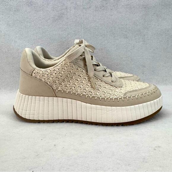 Dolce Vita Shoes - EUC Women’s dv Dolce Vita Dolen Sneakers Ecru size 9.5